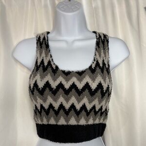 NWOT POL Fuzzy Zig Zag Chevron Pattern Sleeveless Crop Top size Medium